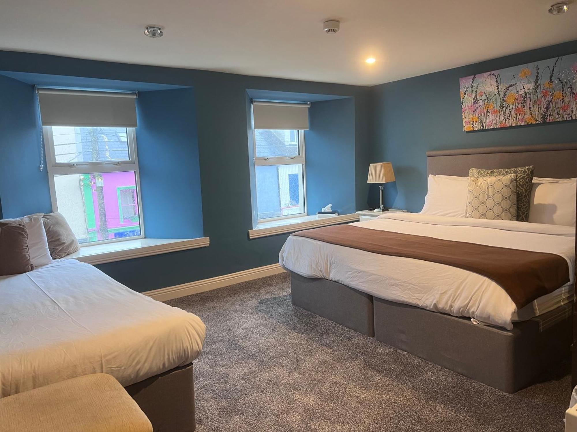 The Townhouse Bed & Breakfast Milltown Malbay Exterior photo