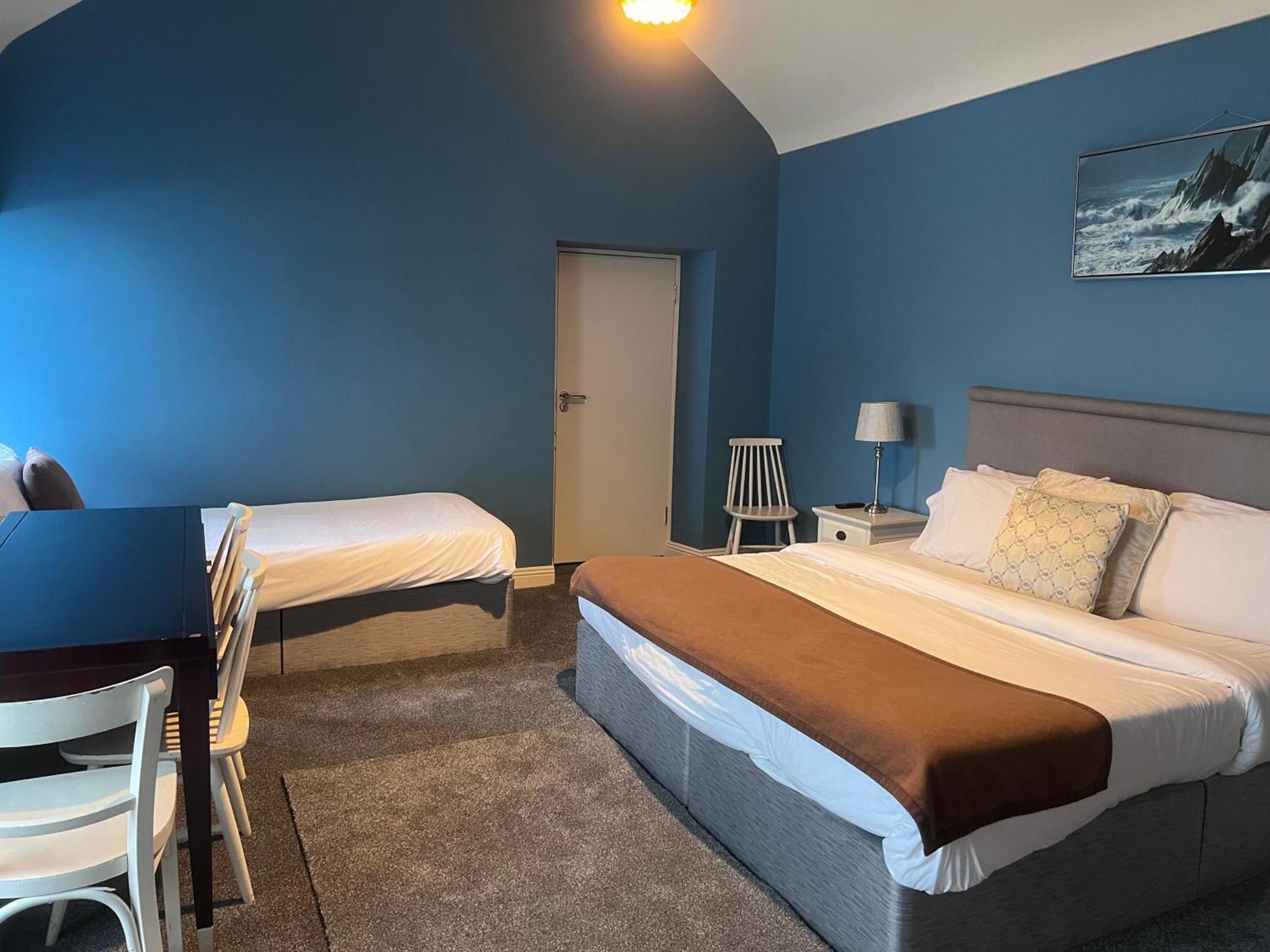 The Townhouse Bed & Breakfast Milltown Malbay Exterior photo