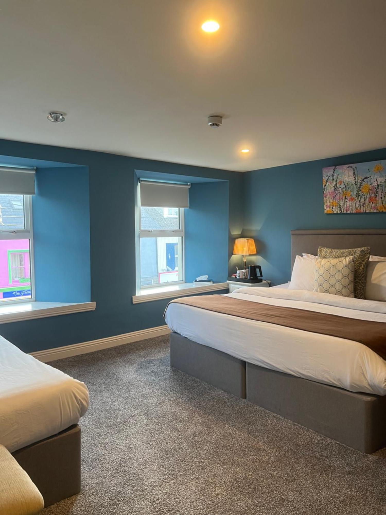 The Townhouse Bed & Breakfast Milltown Malbay Exterior photo