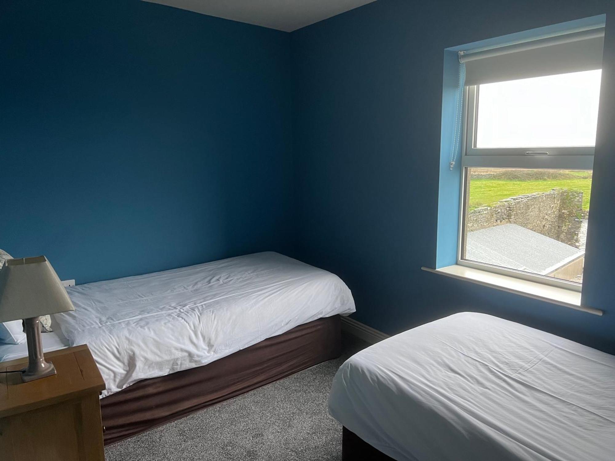 The Townhouse Bed & Breakfast Milltown Malbay Exterior photo