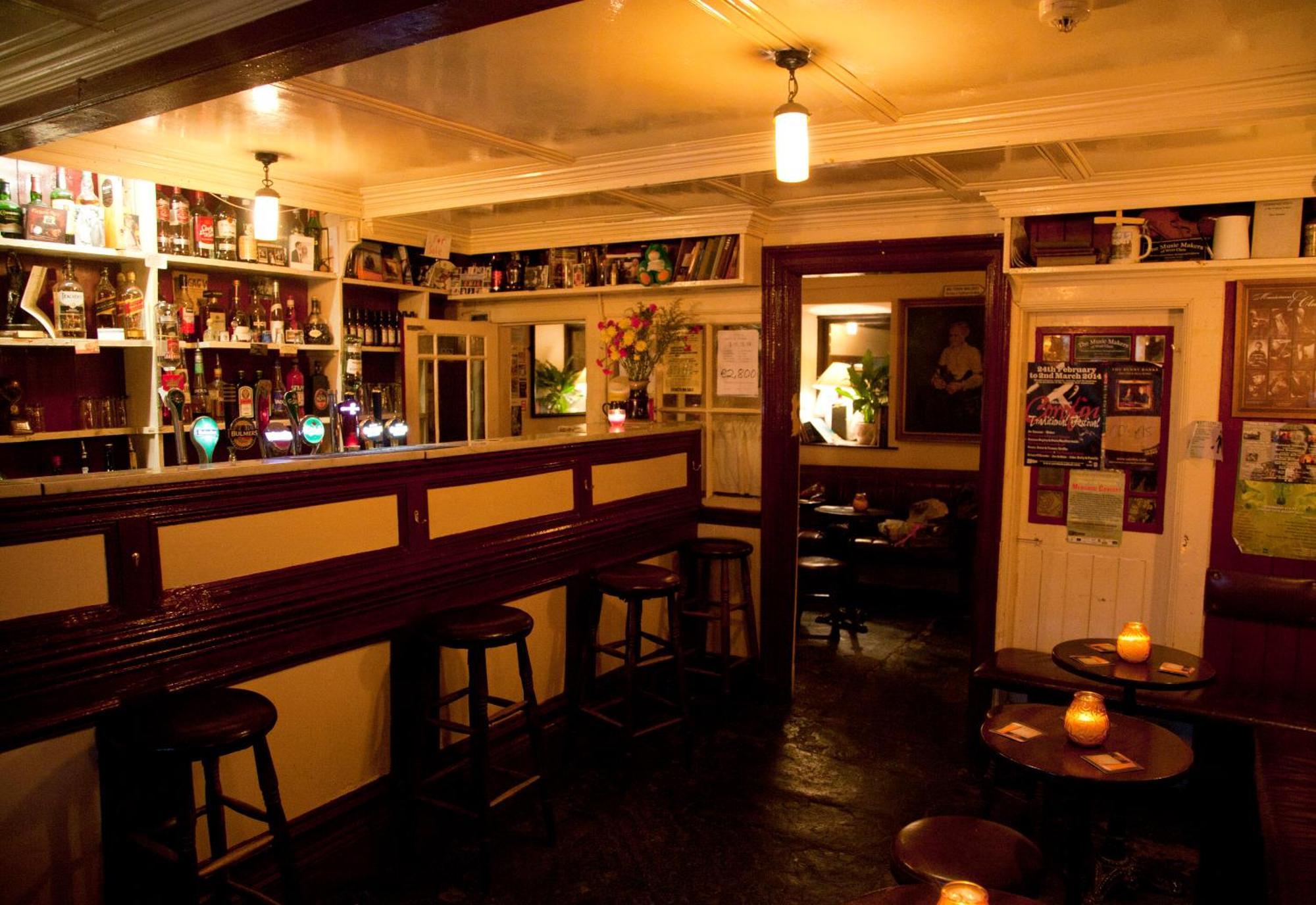 The Townhouse Bed & Breakfast Milltown Malbay Exterior photo