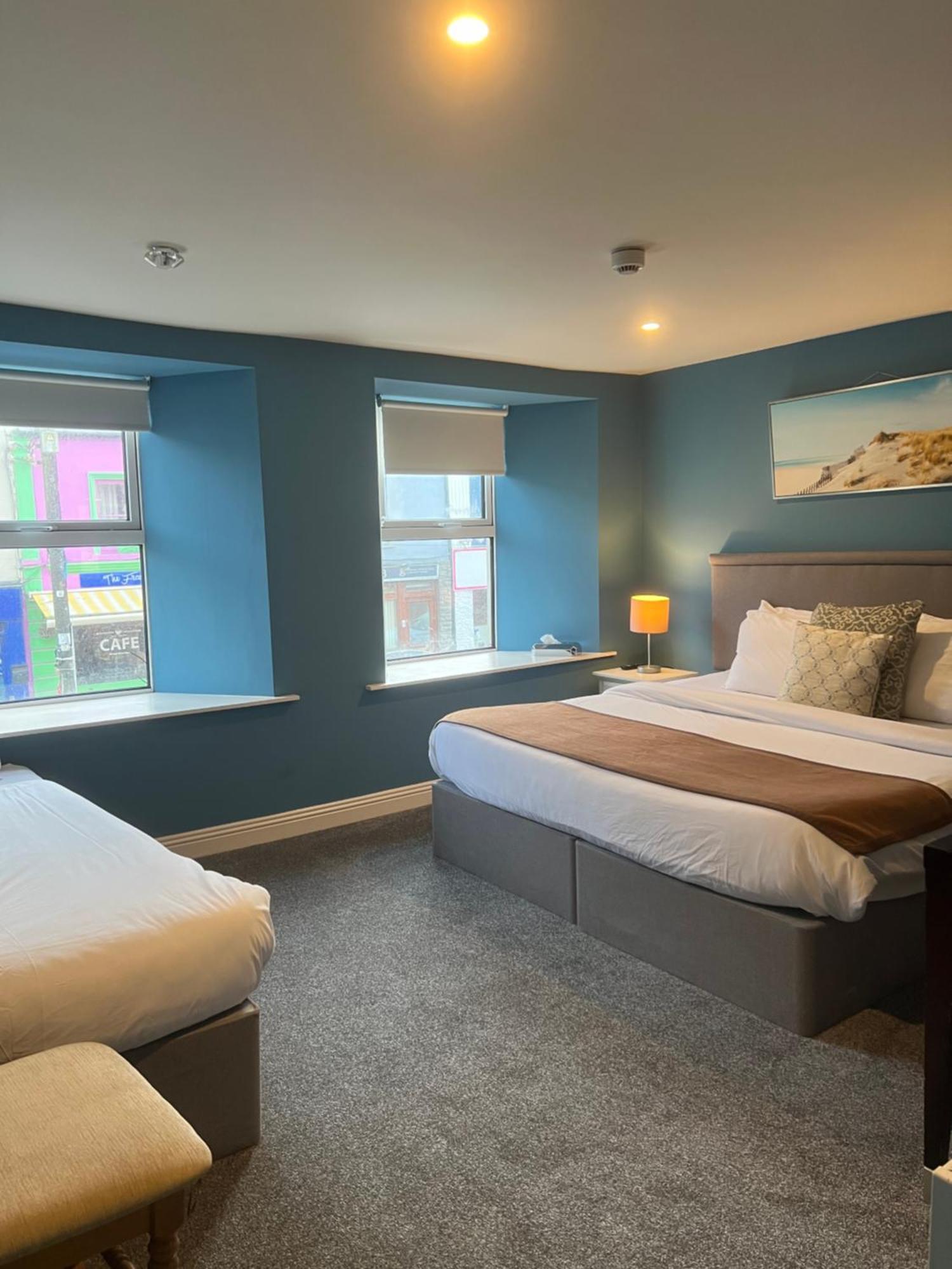 The Townhouse Bed & Breakfast Milltown Malbay Exterior photo