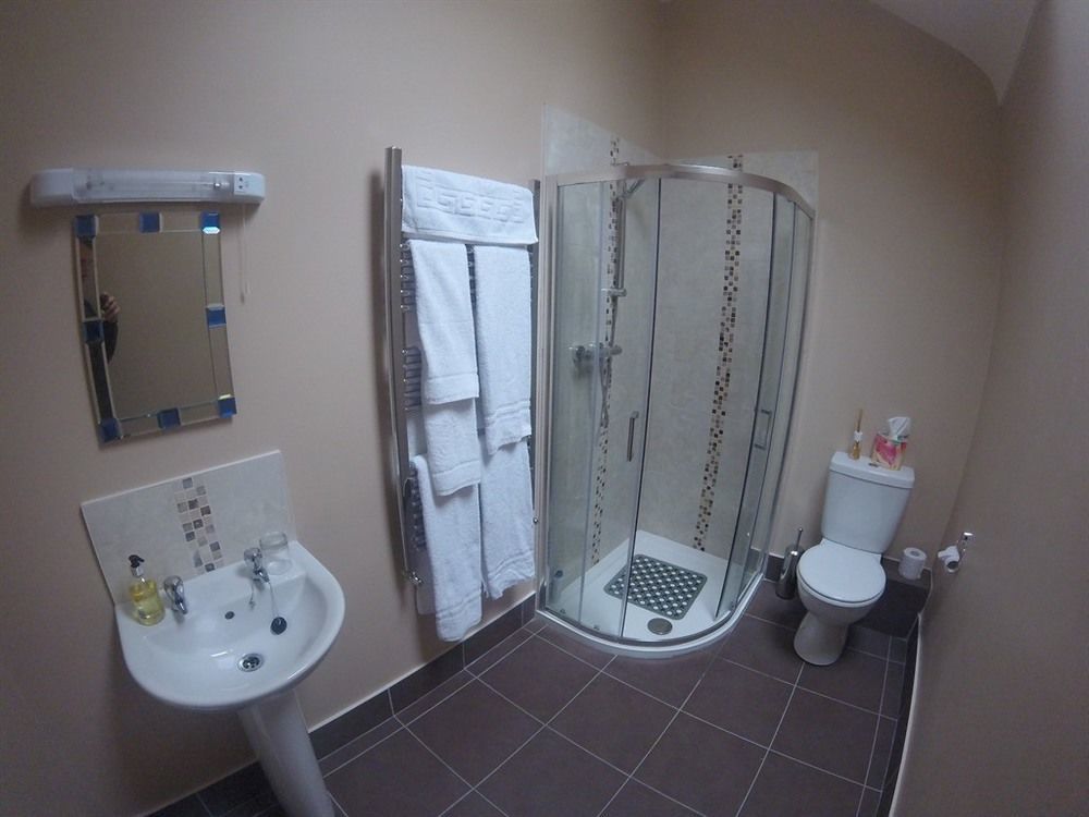 The Townhouse Bed & Breakfast Milltown Malbay Exterior photo